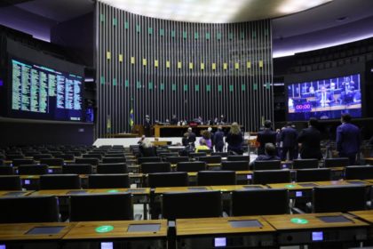 Congresso derruba veto que proibia federação de partidos e regra passará a valer