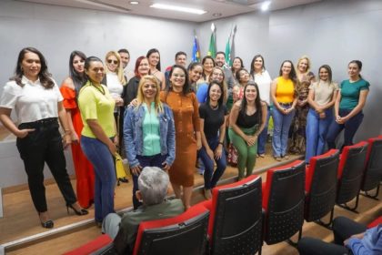 Mulher Avante Goiás realiza ato de filiação na Câmara Municipal de Goiânia