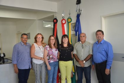 Humberto Pontes garante aquisição de equipamentos para maternidade Cândida Vargas