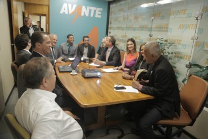 BANCADA FEDERAL DO AVANTE DISCUTE MANDATO EM SUA PRIMEIRA REUNIÃO