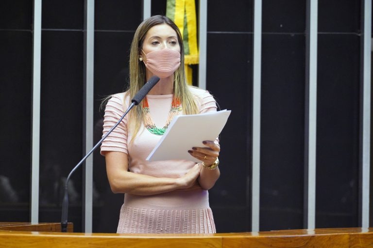 Câmara aprova MP que prorroga prazo para acessibilidade obrigatória em salas de cinema