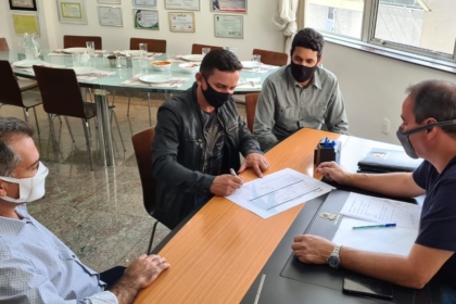 Presidente nacional do Avante filia prefeito de Igaratinga (MG)