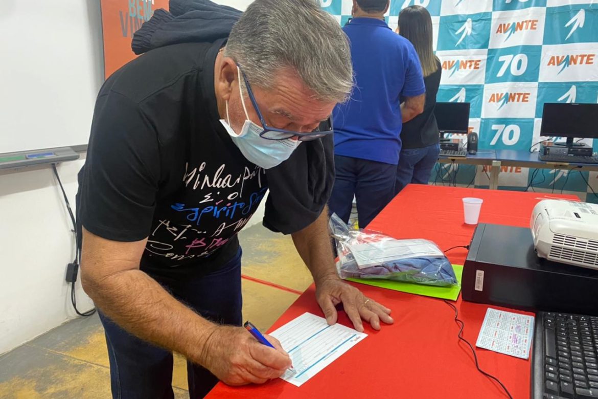 Avante Espírito Santo filia ex-vice governador Adelson Salvador