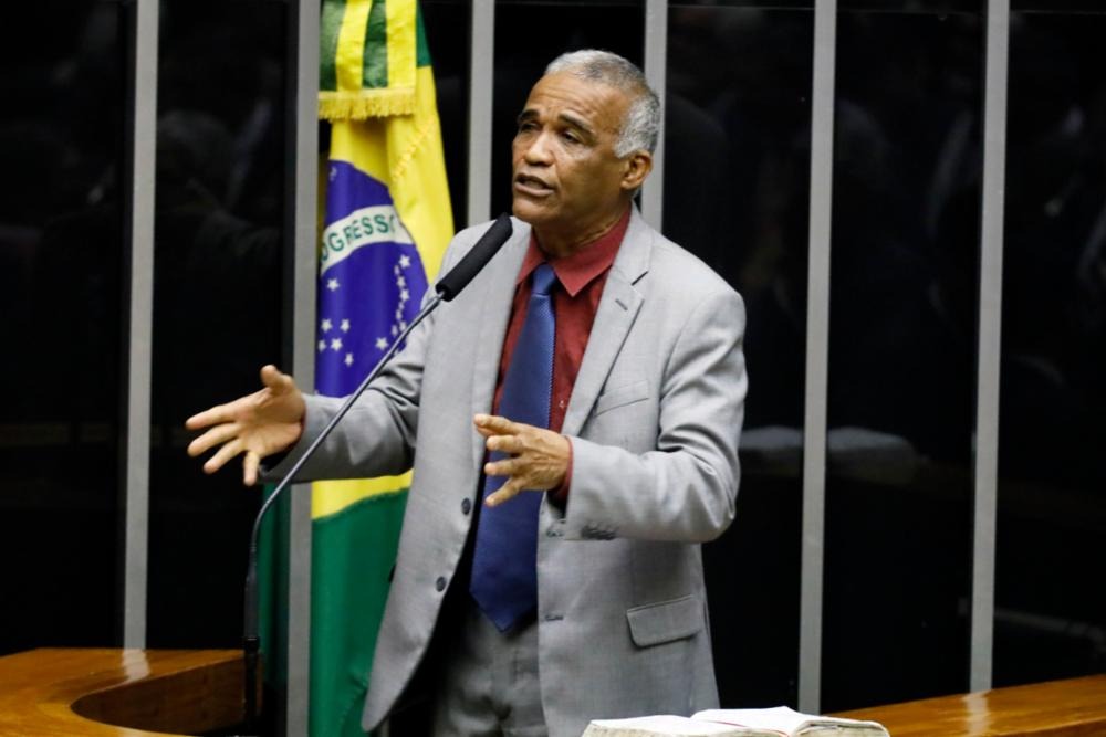 Projeto do deputado federal Pastor Sargento Isidório prevê ajuda financeira às gestantes em razão da pandemia