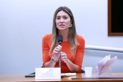 Projeto da deputada Greyce Elias permite inversão do ônus da prova em processo administrativo de defesa do consumidor