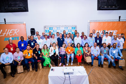 Avante filia novos prefeitos e lideranças em encontro da sigla