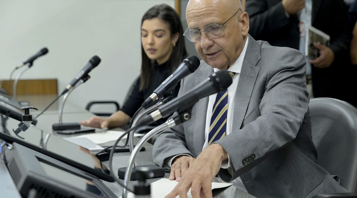 Deputado estadual Arlen Santiago assume presidência da Comissão de Saúde