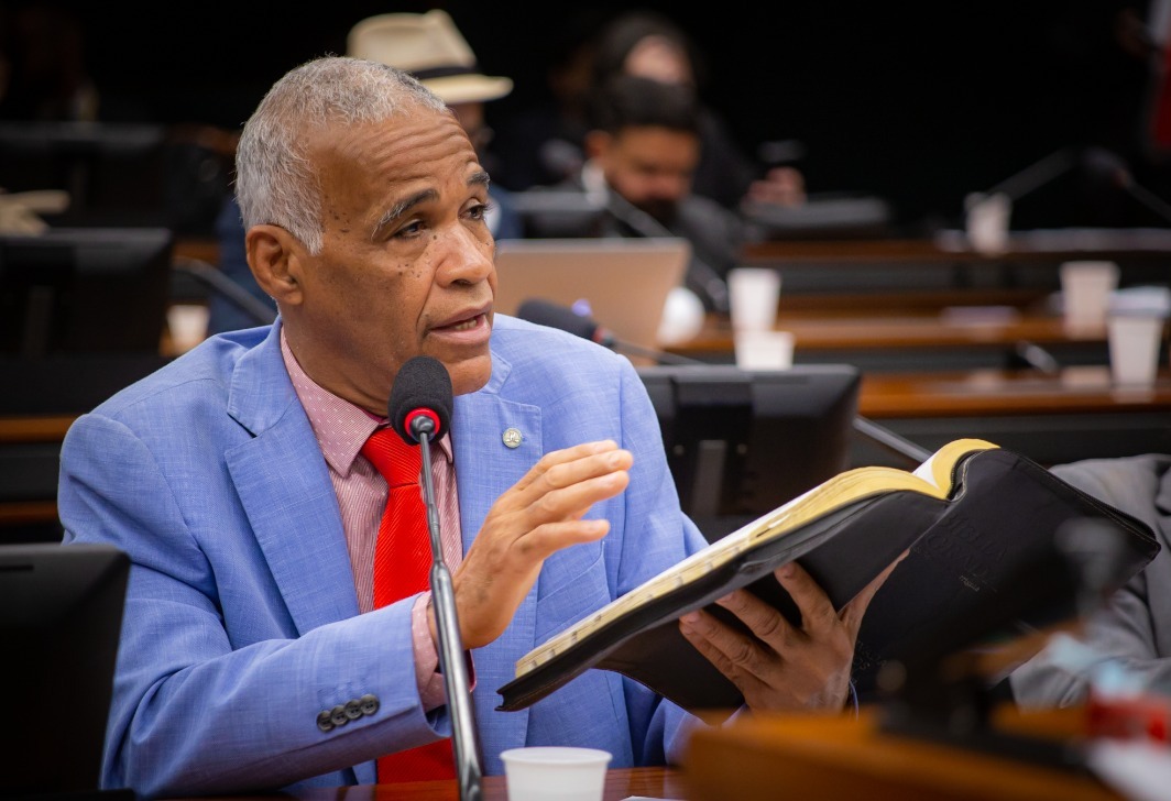 Comissão aprova parecer do deputado Pastor Sargento Isidório ao PL 5.874/2023, que cria piso salarial para profissionais do SUAS