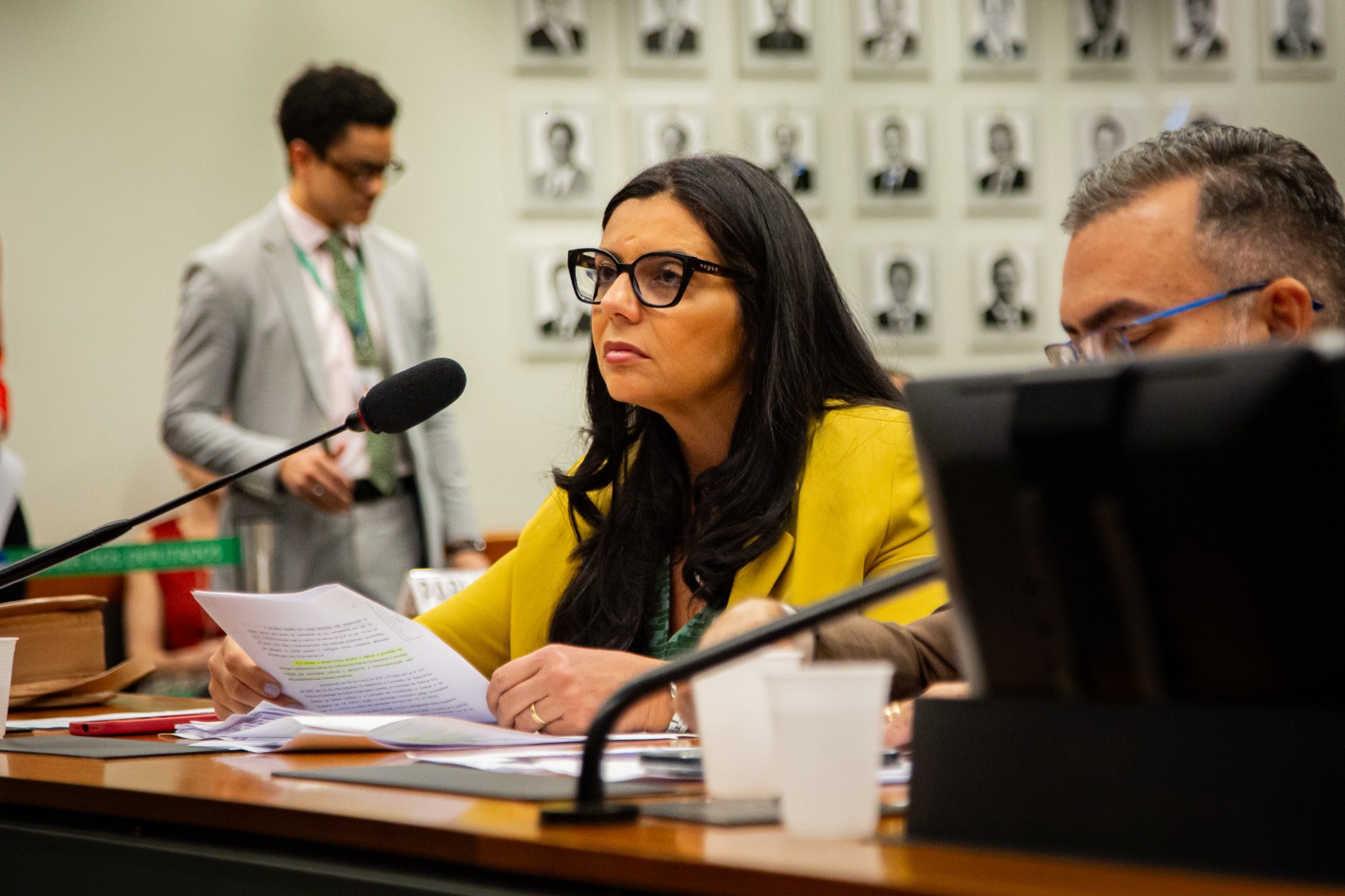 Delegada Ione tem parecer aprovado em projeto que fortalece proteção a vítimas de violência doméstica