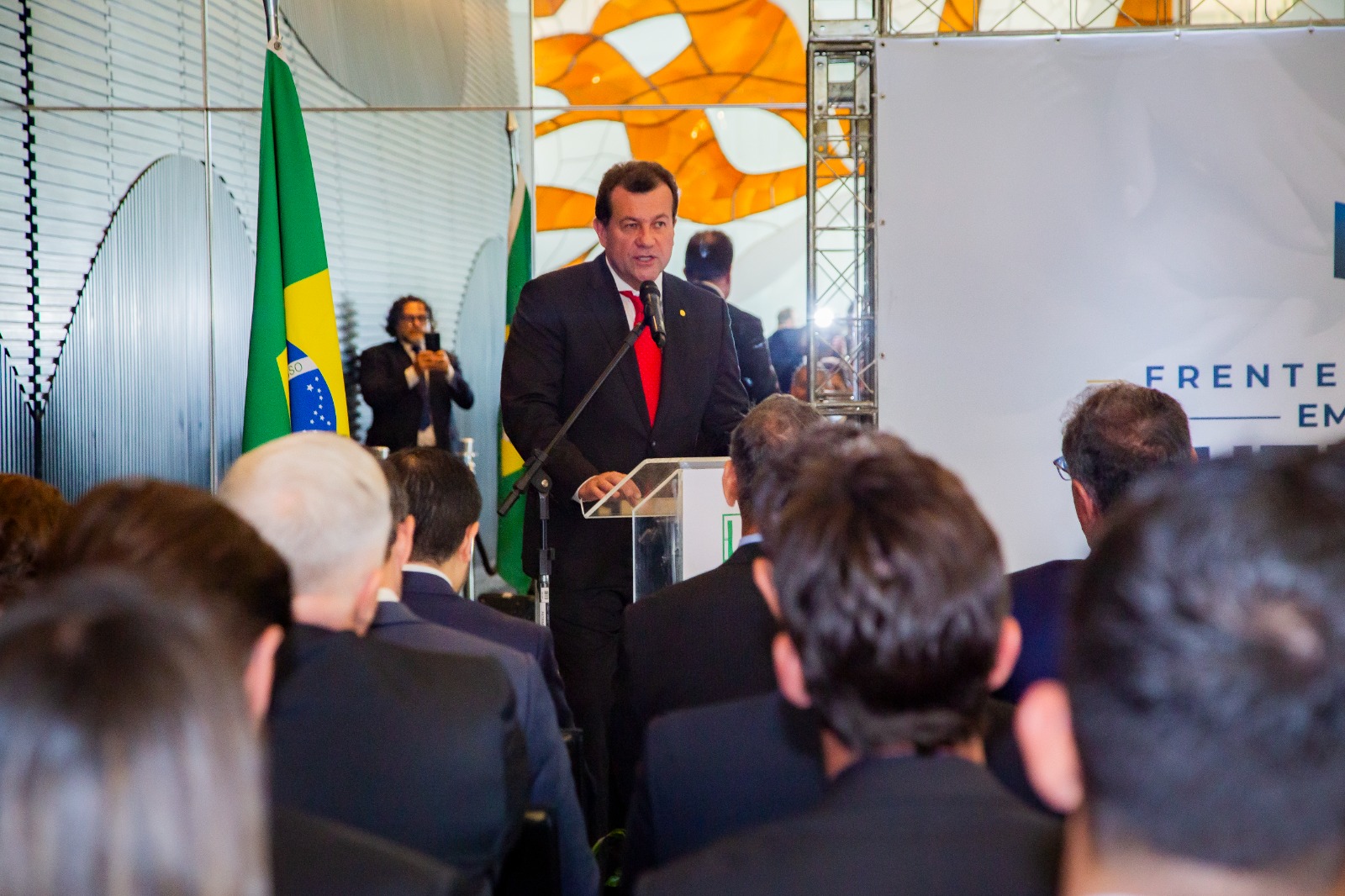 Sob a presidência de Waldemar Oliveira, Frente Parlamentar em Defesa do Mutualismo é lançada na Câmara dos Deputados