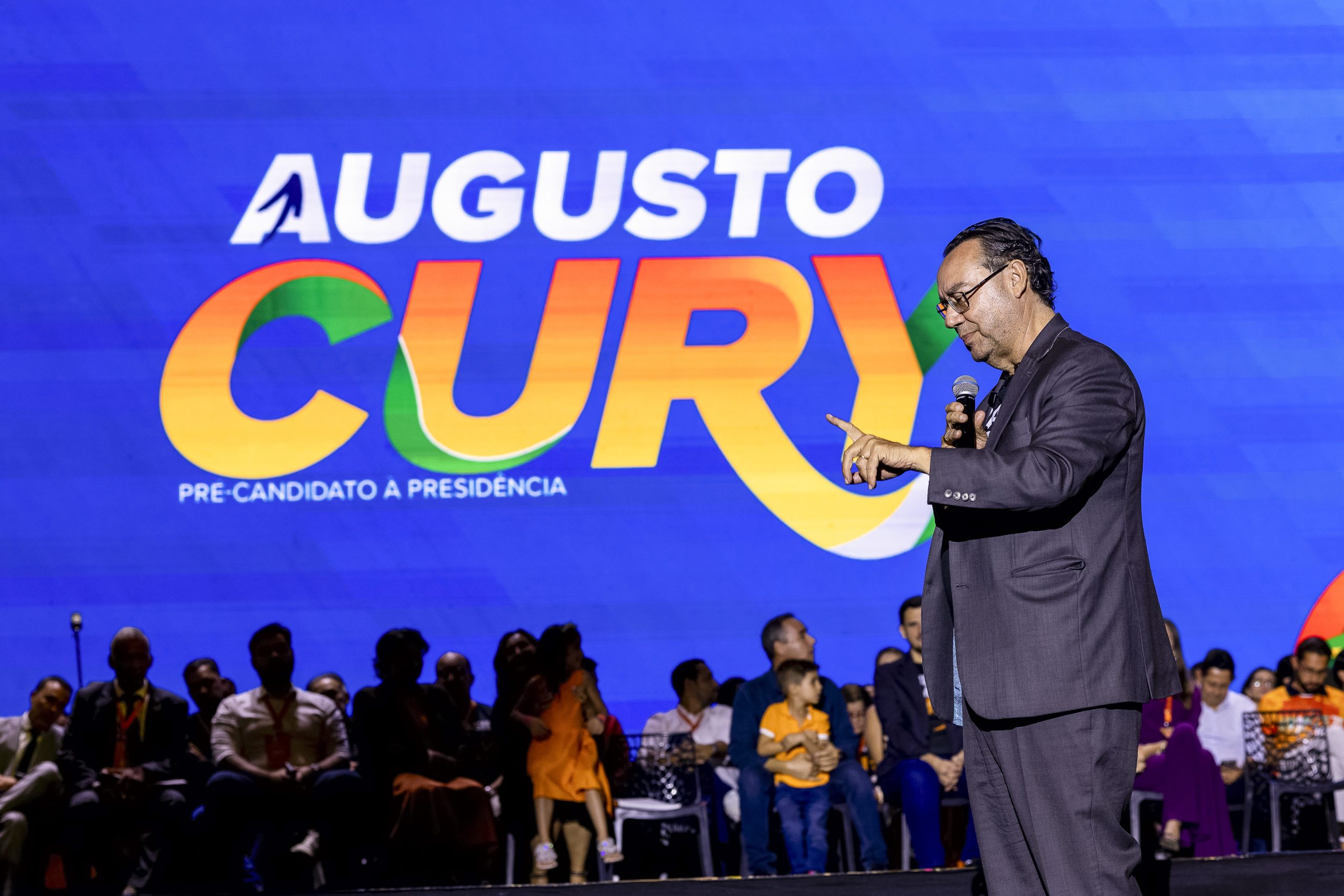 Augusto Cury reúne lideranças e público no lançamento de sua pré-candidatura à Presidência